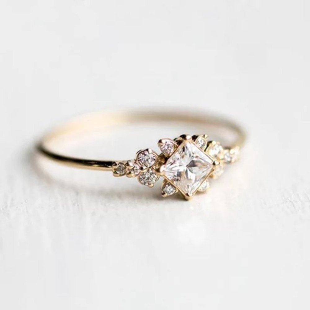 New’18K Yellow Gold White Sapphire Ring - Picture 2 of 6